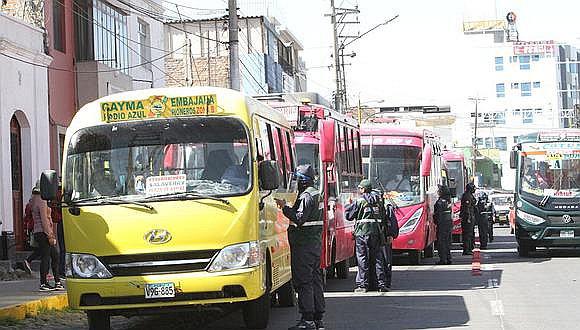 Arequipa: Multa de S/308 a transportistas por no exigir uso de careta facial desde mañana