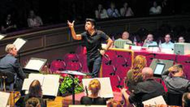 Áncash: Porteño triunfa como director de orquesta de ópera