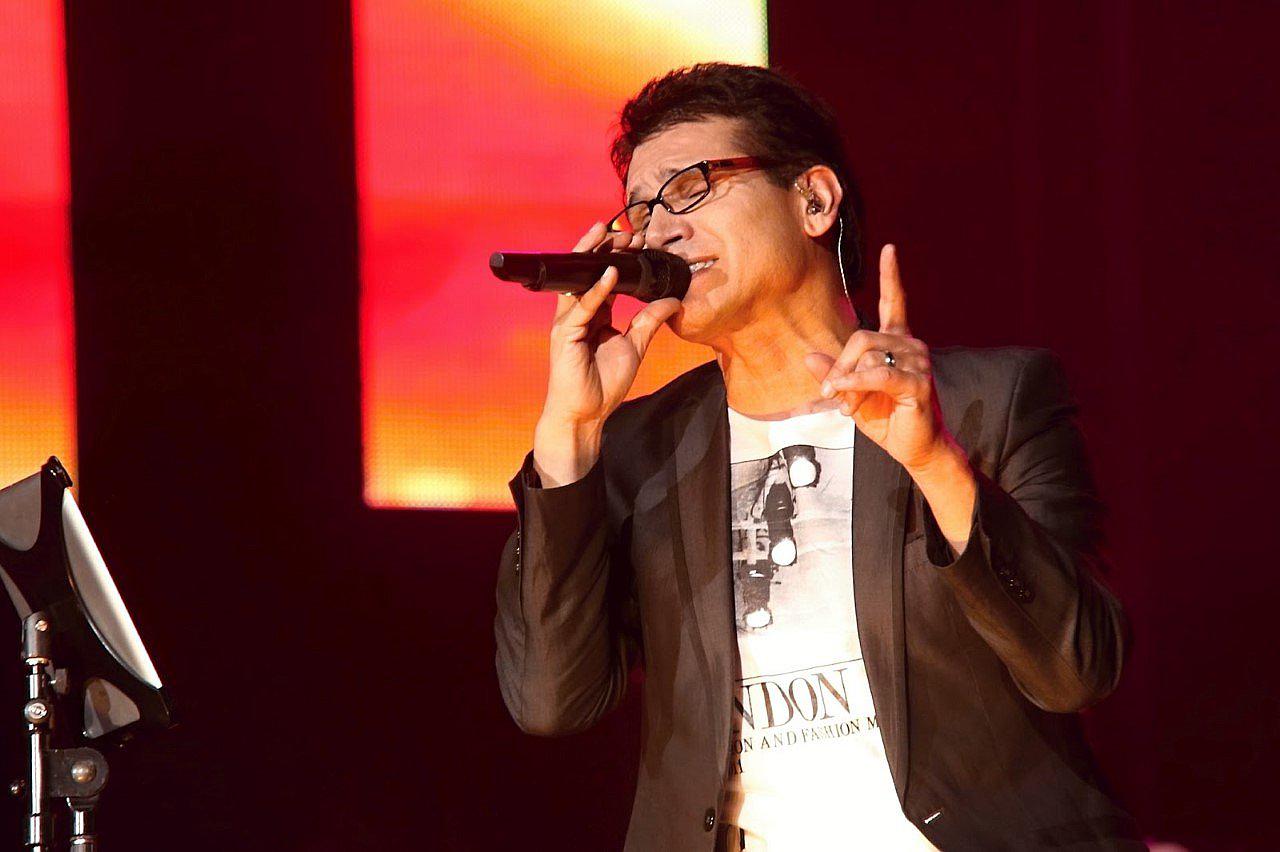 ​Jesús Adrián Romero cantará en el Monumental (VIDEO)