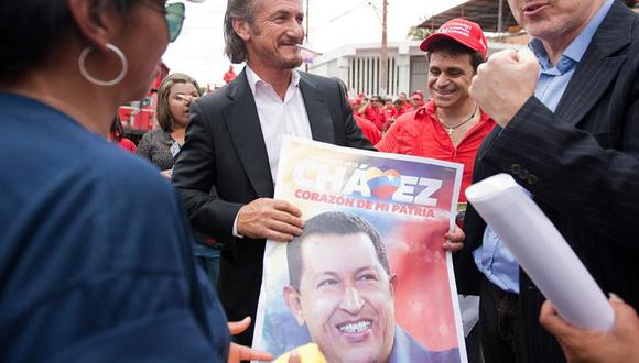 Sean Penn acompañó a Chávez en recorrido de campaña en Venezuela