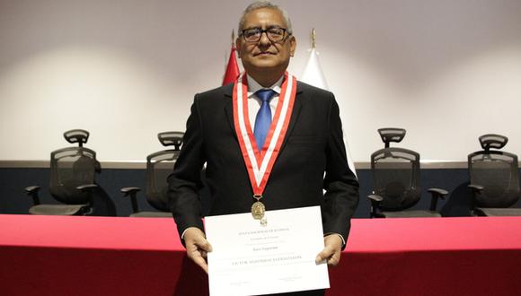 Víctor Antonio Castillo León fue proclamado por la Junta Nacional de Justicia y recibió hoy sus credenciales como juez supremo. (Foto: JNJ)