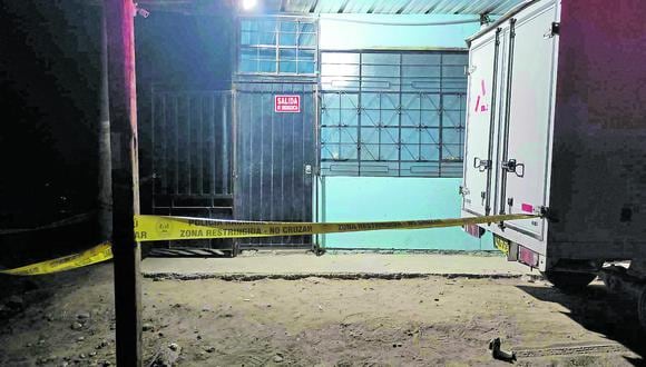 La víctima fue asesinada a quemarropa cuando reparaba cámaras de seguridad en el interior de un restaurante. La Policía investiga. (Foto: PNP)