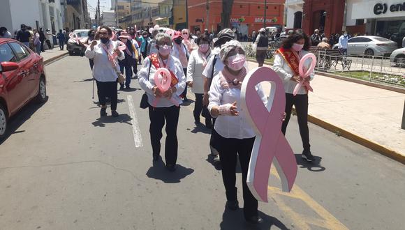 Pacientes oncológicos realizaron marcha de sensibilización contra el Cáncer de Mama en Tacna.