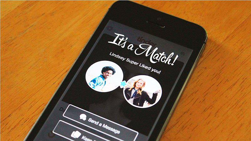 Tinder pagará 23 millones dólares por discriminar a usuarios de 30 años o más