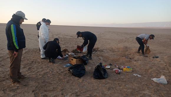 Un fiscal con militares y policías acudieron al desierto fronterizo para recoger los restos óseos