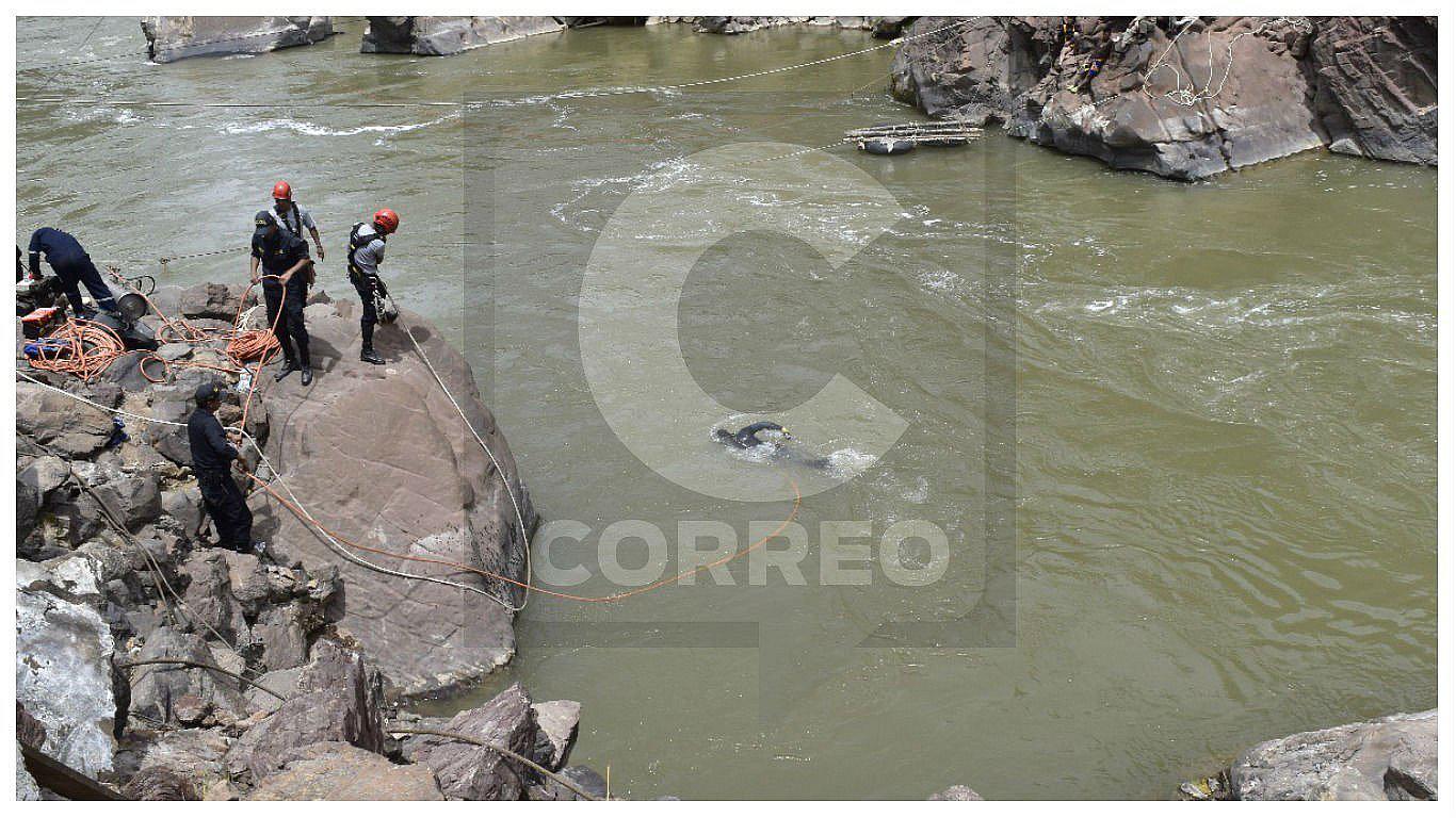 Turismo Central: Río Mantaro suelta cuerpos de chofer y jovencita (VIDEO)