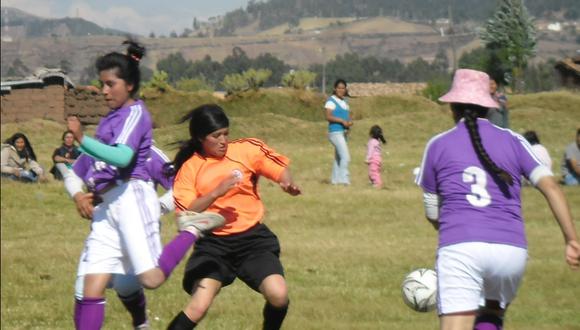 Cusco: Mujer muere defendiendo el arco de su equipo en final distrital 