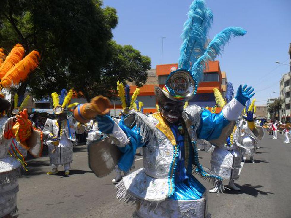 Con morenadas celebraron a "Mamita Candelaria"