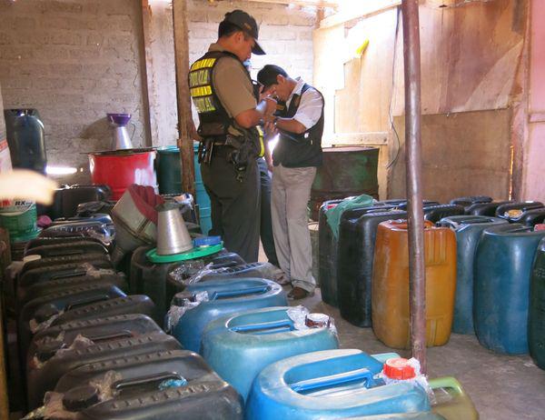 Policía incauta 88 galones de petróleo en Ilo