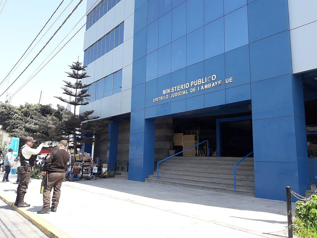 Fiscalía acusa por corrupción a exalcalde y exfuncionarios de Querocotillo