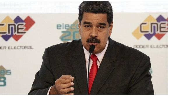 Maduro expulsa a diplomático de EE.UU. en represalia a sanciones económicas