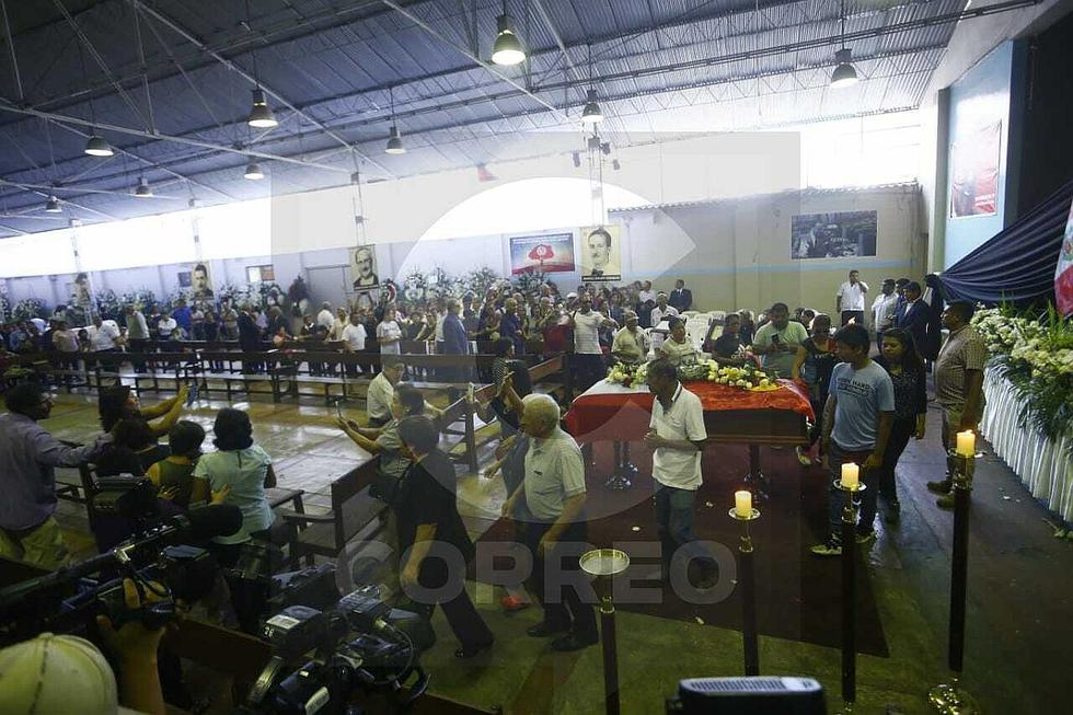 Alan García: Exprimera dama Pilar Nores recibe condolencias durante velatorio en la 'Casa del Pueblo'