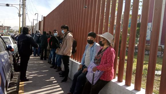 Trabajadores y usuarios quedaron fuera del Gobierno Regional de Arequipa
