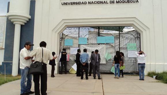 Obreros exigen cupos laborales con plantón en la UNAM