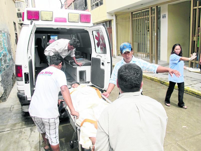 Cuatro graves al chocar auto con un camión repartidor de gaseosas