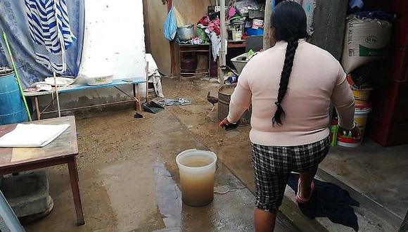 Aniegos de desagüe ingresan a tres viviendas en avenida Collpa