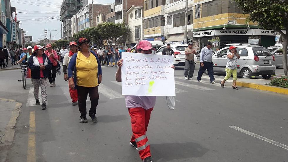 Obreros impagos protestan contra alcalde de Chiclayo, David Cornejo (VIDEO)