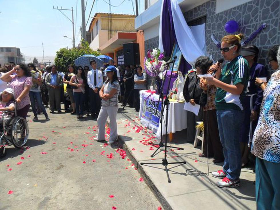 Iquiqueños llegan para elevar plegarias al Cristo Moreno