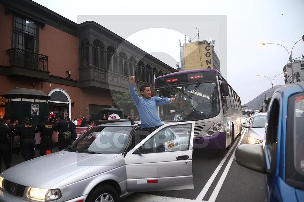 Cierre del Congreso: así reaccionaron en las calles tras el anuncio de Martín Vizcarra (GALERÍA)
