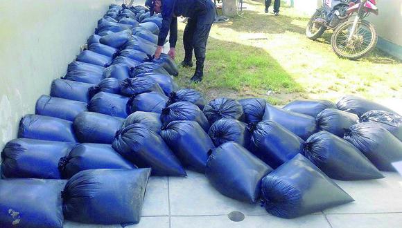Tumbes: La Policía incauta más de 720 galones de combustible de contrabando en A. Araujo