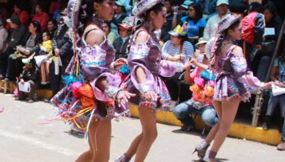 Danzas puneñas se lucen en corso de Arequipa