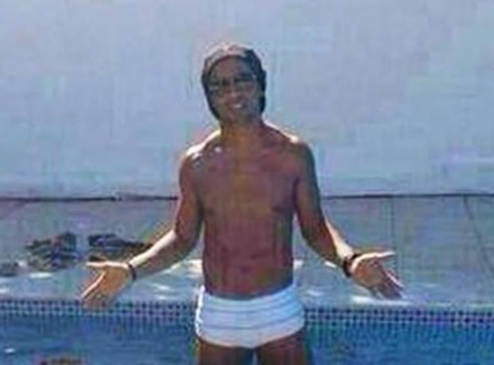 Ronaldinho causa furor por esta foto