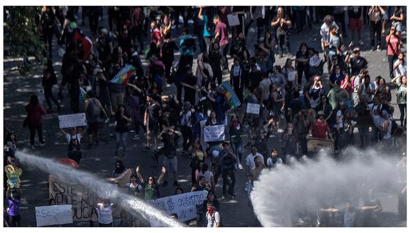 Chile: Carabineros dispersaron a manifestantes que llegaron a Plaza Italia (VIDEO)