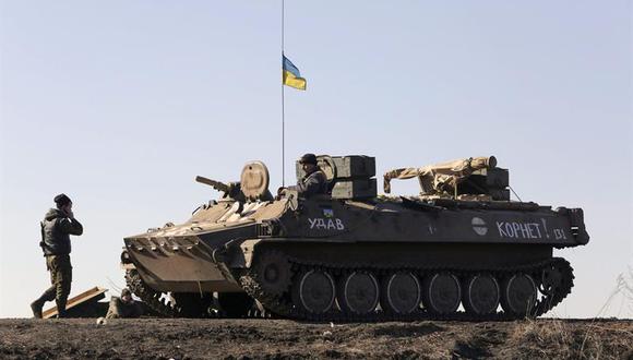 Kiev no retirará armas pesadas hasta el cese total de los disparos 