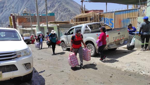 ebido a los serios daños por los huaicos, se refugian en otros sectores por tema de seguridad. (FOTO: Nelly Hancco)