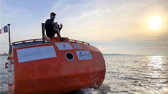 El aventurero francés cruzó el Atlántico en un barril gigante 