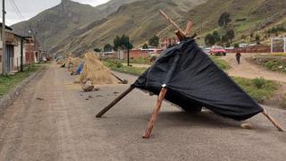 Manifestantes instalan chozas y carpas en pleno Corredor Minero del Sur, en Cusco (FOTOS)