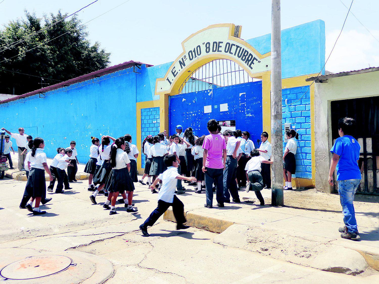 Cerca de 200 niños venezolanos estudian en la región Tumbes