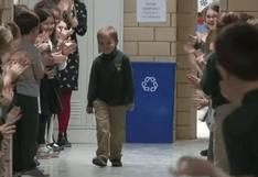 Niño culminó la quimioterapia y sus compañeros de clase le dieron fantástica bienvenida (VIDEO)