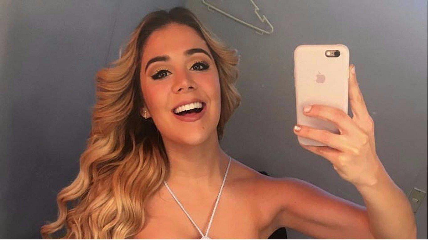Alexandra Méndez enciende las redes con este atrevido topless frente a la Torre Eiffel (FOTOS)
