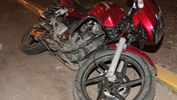 Sustraen motocicleta de puerta de vivienda en Miramar