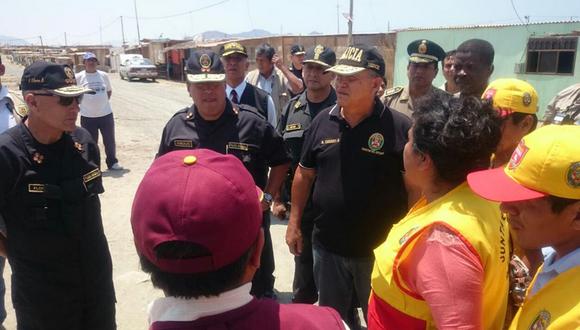 Ministro Urresti visita fumaderos en Nuevo Chimbote