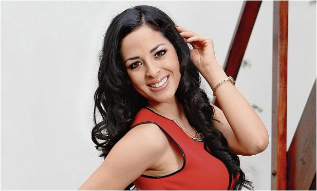 Andrea Luna y su lucha contra el “acné adulto”