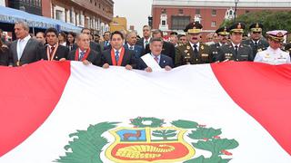 Elidio Espinoza y César Acuña juntos en Día de la Bandera