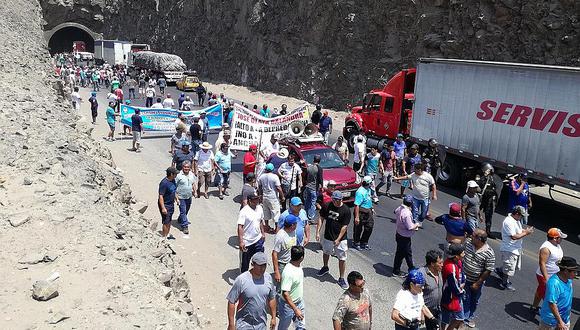 Chimbote: Pescadores toman el túnel de Coishco  (FOTOS)
