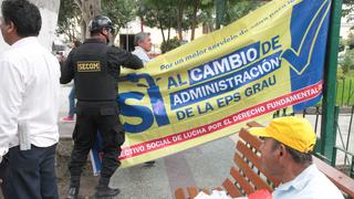 YouTube: Retiran pancartas contra EPS Grau de Plaza de Armas (VIDEO)