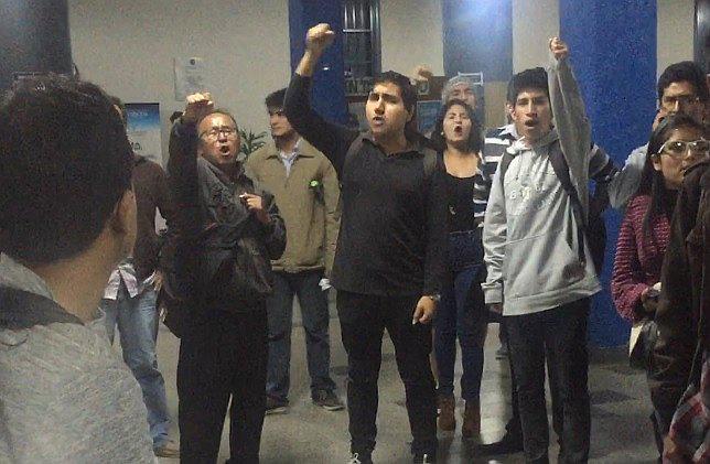 ​Presuntos miembros del Movadef irrumpen en conferencia en San Marcos