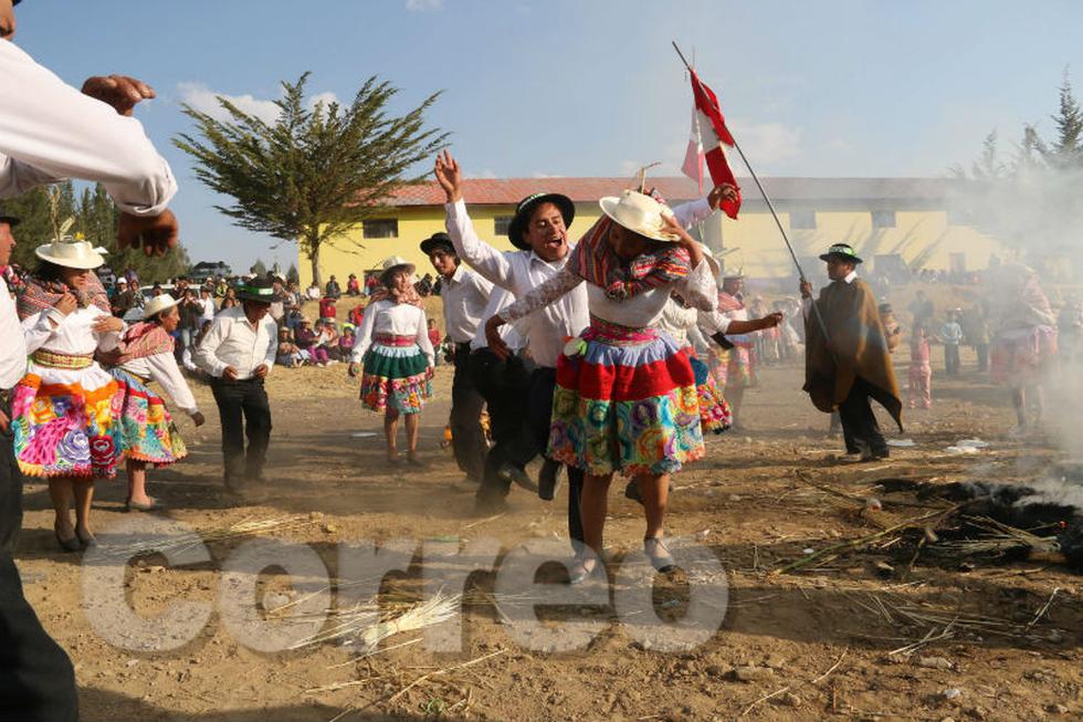 Así celebran humanos y animales en fiesta de Santiago (FOTOS)