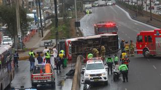 Siete heridos deja bus que se despistó en la Av. Circunvalación