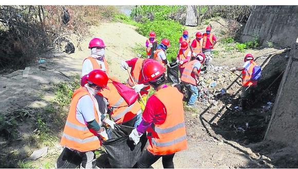 Doscientas personas de “Trabaja Perú” limpian calles y drenes