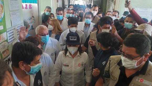 Ministra llegó al hospital Goyeneche para supervisar las distintas áreas del centro hospitalario en el  Cercado de Arequipa. (Foto: GEC)