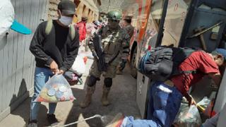 Primer bus traslada a personas varadas rumbo a Huancavelica