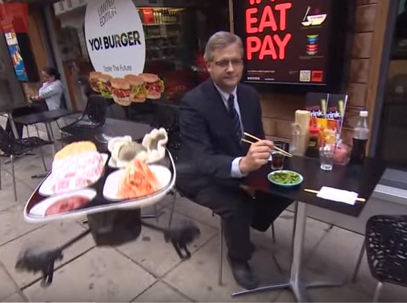 YouTube: Drones de cadena de sushi son los 'empleados' más destacados (VIDEOS)