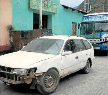 Tras robar a agricultor asaltantes abandonan auto