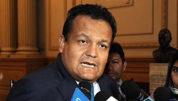 José Urquizo defendió contratación de asesor que favoreció a OIllanta Humala 
