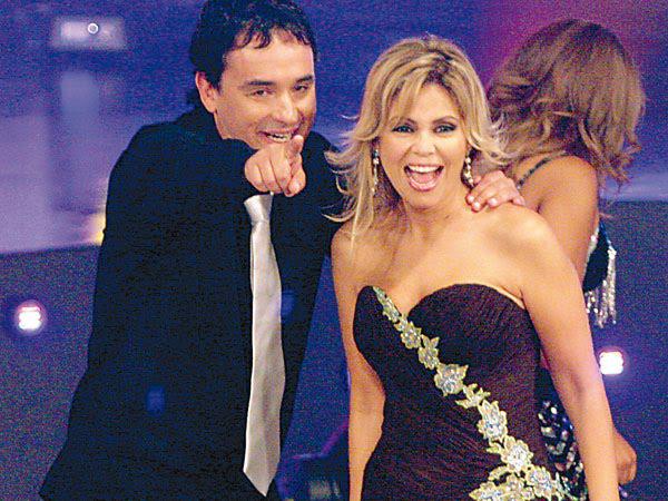 Gisela compara a Roberto Martínez con Marc Anthony